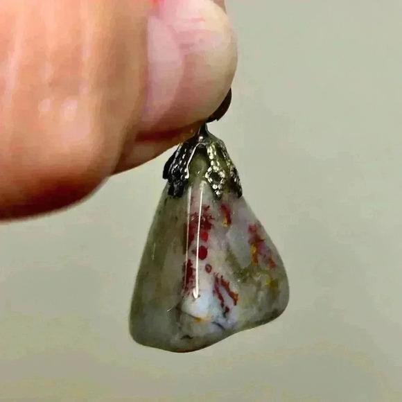 Vintage Red Moss Agate Crystal Pendant - Picture 5 of 6